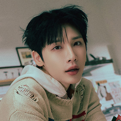 JEON WOONG <span>전웅</span>